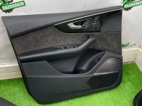 Audi / Q8 / Комплект обшивок двери