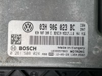 Volkswagen / Touareg / Блок управления двигателем
