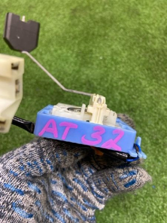 Volkswagen / Touareg / Датчик уровня топлива