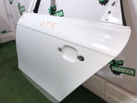 Audi / A4 / Дверь боковая