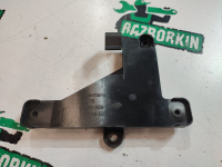Volkswagen / Touareg / Кронштейн стабилизатора напряжения
