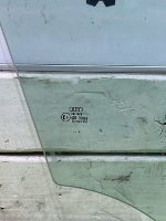 Audi / A6 / Стекло двери