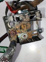 BMW / X5 / Проводка АКБ