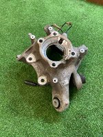 BMW / 7-Series / Кулак поворотный