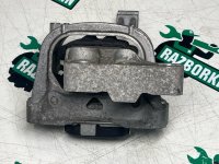 Audi / A3 / Опора двигателя