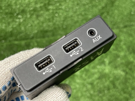 Audi / S5 / Разъем USB и AUX