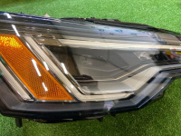 Audi / A6 / Фара