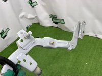 Audi / A6 / Петля крышки багажника