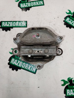 Audi / Q5 / Подушка МКПП