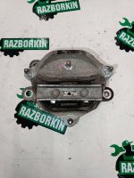 Audi / Q5 / Подушка МКПП