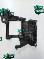 Audi / A6 / Кронштейн бампера