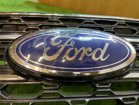 Ford / EXPLORER / Решетка радиатора