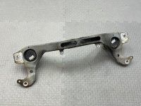 Volkswagen / Touareg / Кронштейн опоры двигателя