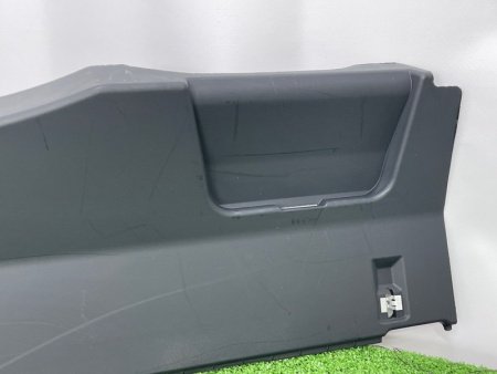 Audi / Q8 / Обшивка багажника