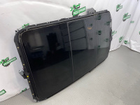 Audi / Q7 / Панорамная крыша