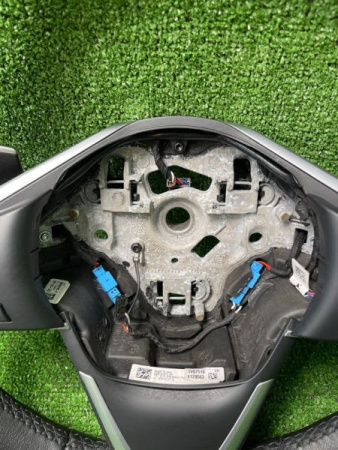 BMW / X1 / Руль