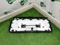 Audi / Q7 / Обшивка багажника со шторкой