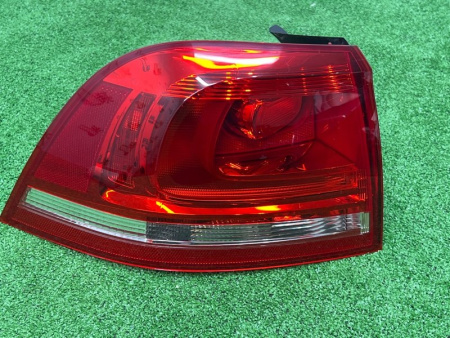 Volkswagen / Touareg / Фонарь задний