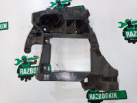 Audi / A6 / Направляющая бампера