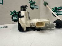 Audi / A6 / Замок двери