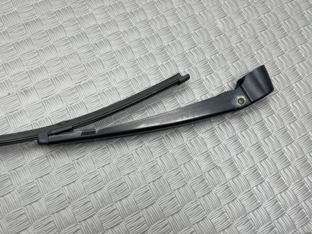 Mercedes-Benz / GLC 250d 4-matic / Поводок заднего стеклоочистителя