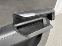 Audi / A8 / Обшивка двери