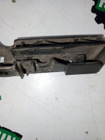 Audi / A6 / Крепление порога