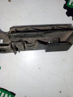 Audi / A6 / Крепление порога