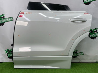 Audi / Q8 / Дверь боковая