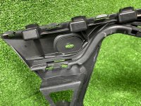 Volkswagen / Touareg / Кронштейн бампера