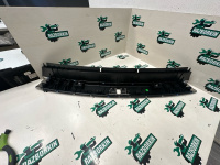 Audi / Q5 / Накладка замка багажника