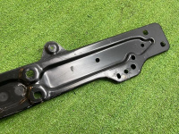 Audi / A7 / Траверса