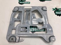 Mercedes-Benz / GLC 250d 4-matic / Кронштейн