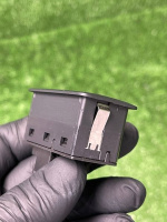 Audi / A7 / Кнопка крышки багажника