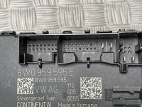 Audi / A4 / Блок управления двери