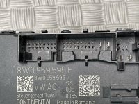 Audi / A4 / Блок управления двери
