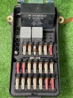 Mercedes-Benz / 190e / Блок предохранителей