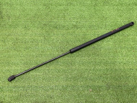 Audi / A4 / Амортизатор капота