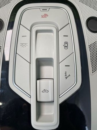 Audi / A6 / Плафон потолка