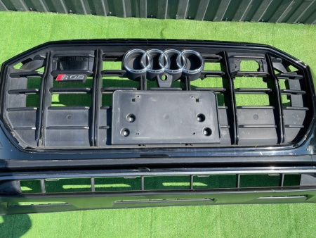 Audi / SQ8 / Бампер