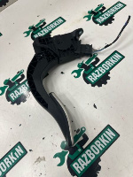 Audi / Q5 / Педаль газа