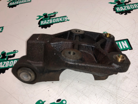 Volvo / S60 / Кронштейн полуоси