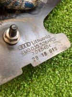 Audi / Q7 / Кронштейн