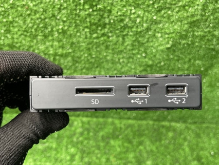 Audi / A6 / USB Разъем