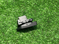 Volkswagen / Golf / Кнопка центрального замка