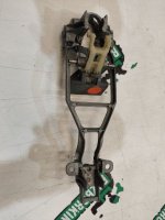 Volkswagen / Touareg / Кронштейн ручки двери