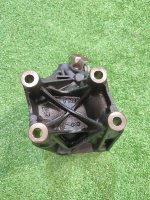 Audi / A5 / Кронштейн