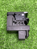 Volkswagen / Touareg / Кнопка ручника