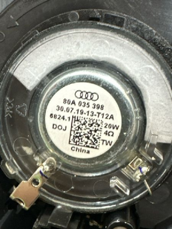 Audi / Q5 / Обшивка двери