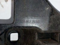 Audi / A6 / Направляющая бампера